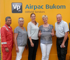 David Bird & Oscar Diaz hand over cheque to Feed Friends Foundation. David Bird & Oscar Diaz hand over cheque to Feed Friends Foundation.